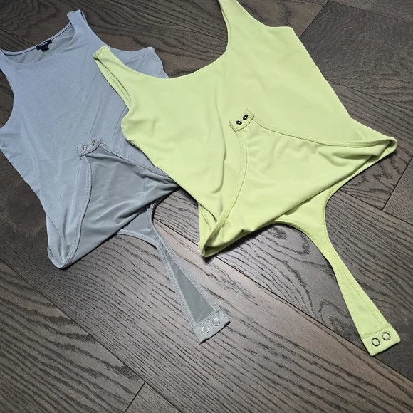 Express x2 Sleeveless Contour Bodysuits in Sage & Melon BUNDLE - Picture 4 of 7